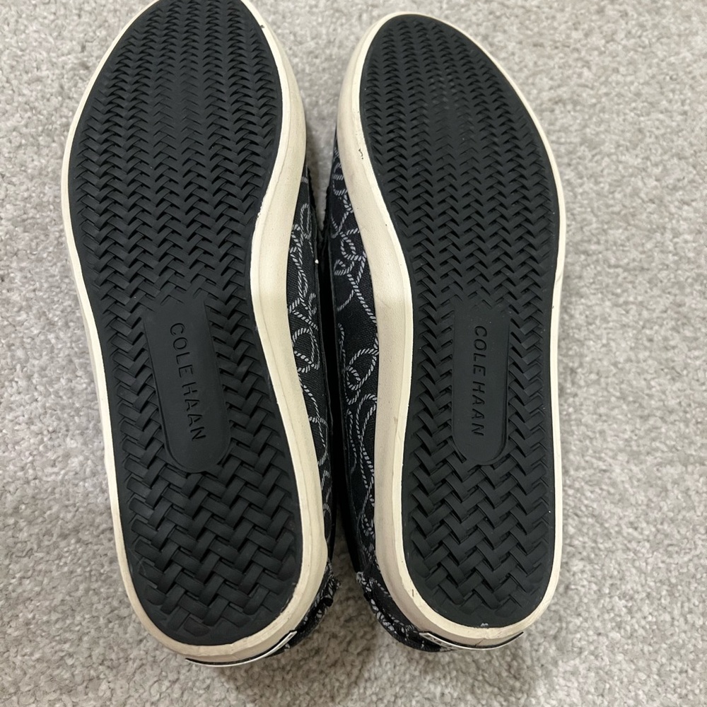 Cole haan women canvas slip on navy never worn size 8,5